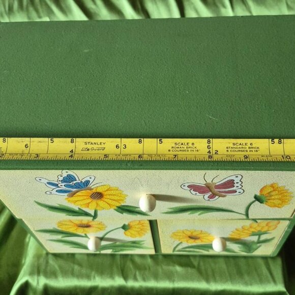 A delightful kitchen/whatever caddy for storage - Picture 4 of 5